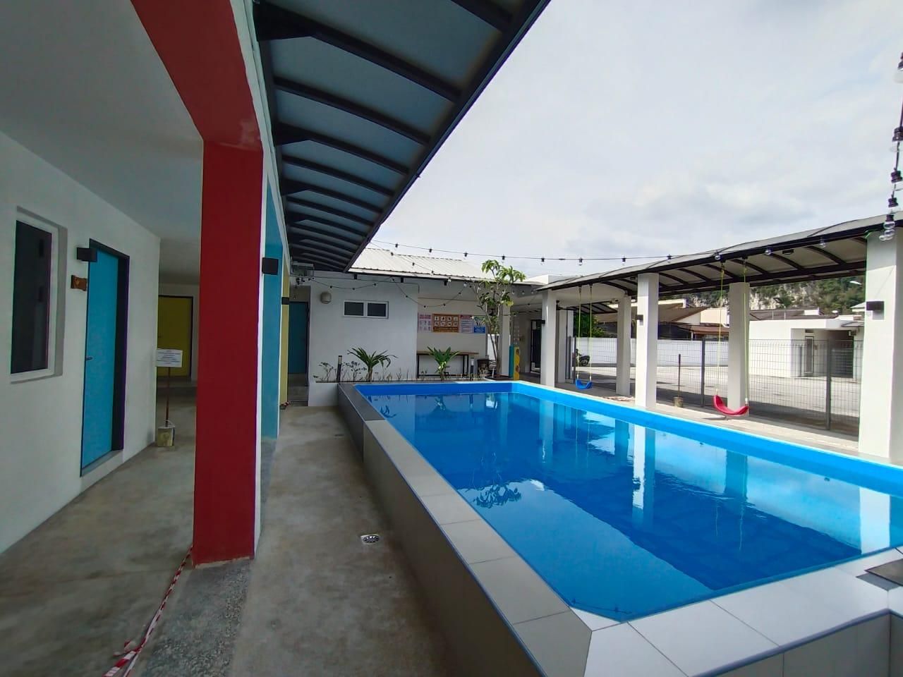 swimming pool