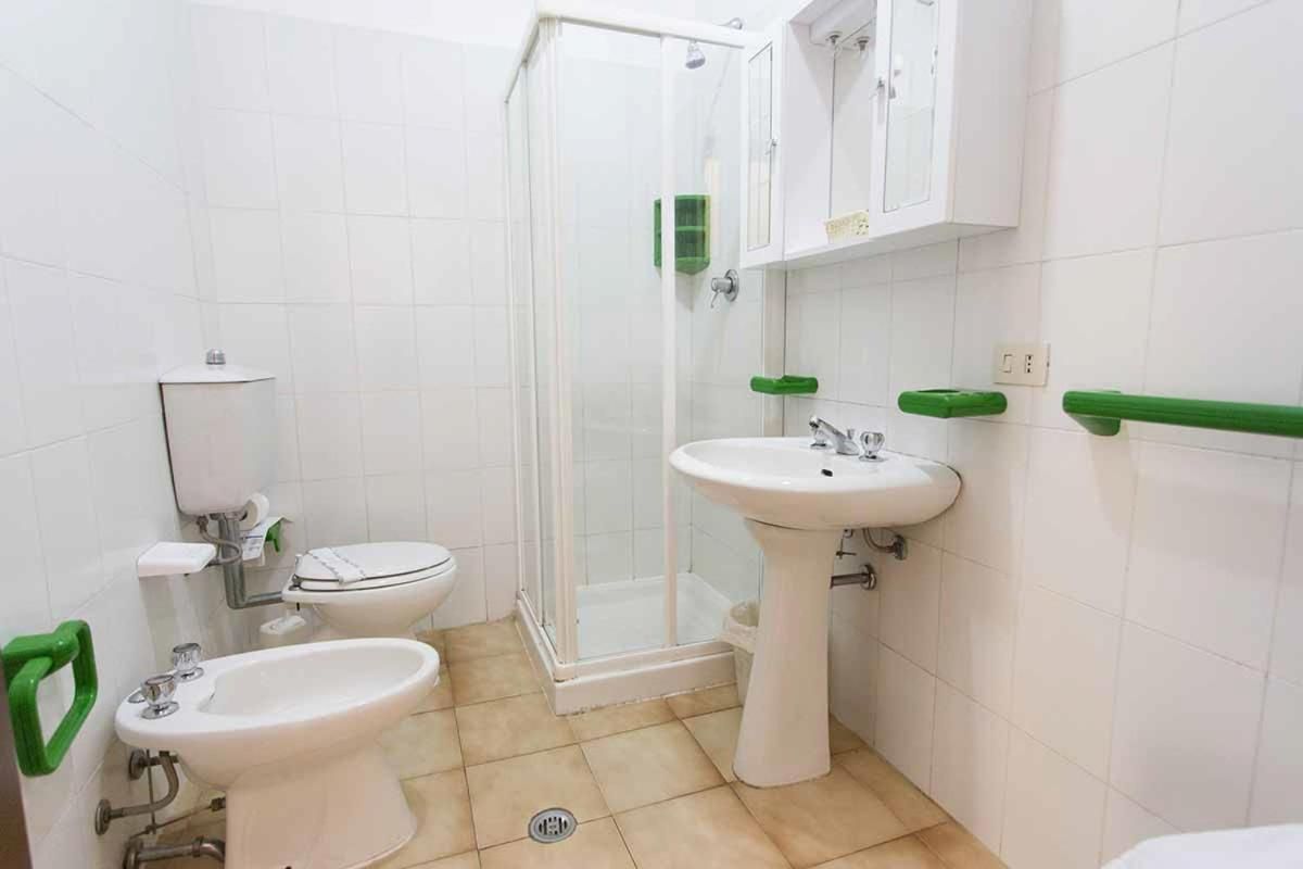 One-Bedroom Apartment with Air Conditioning and Terrace (4 Adults)
