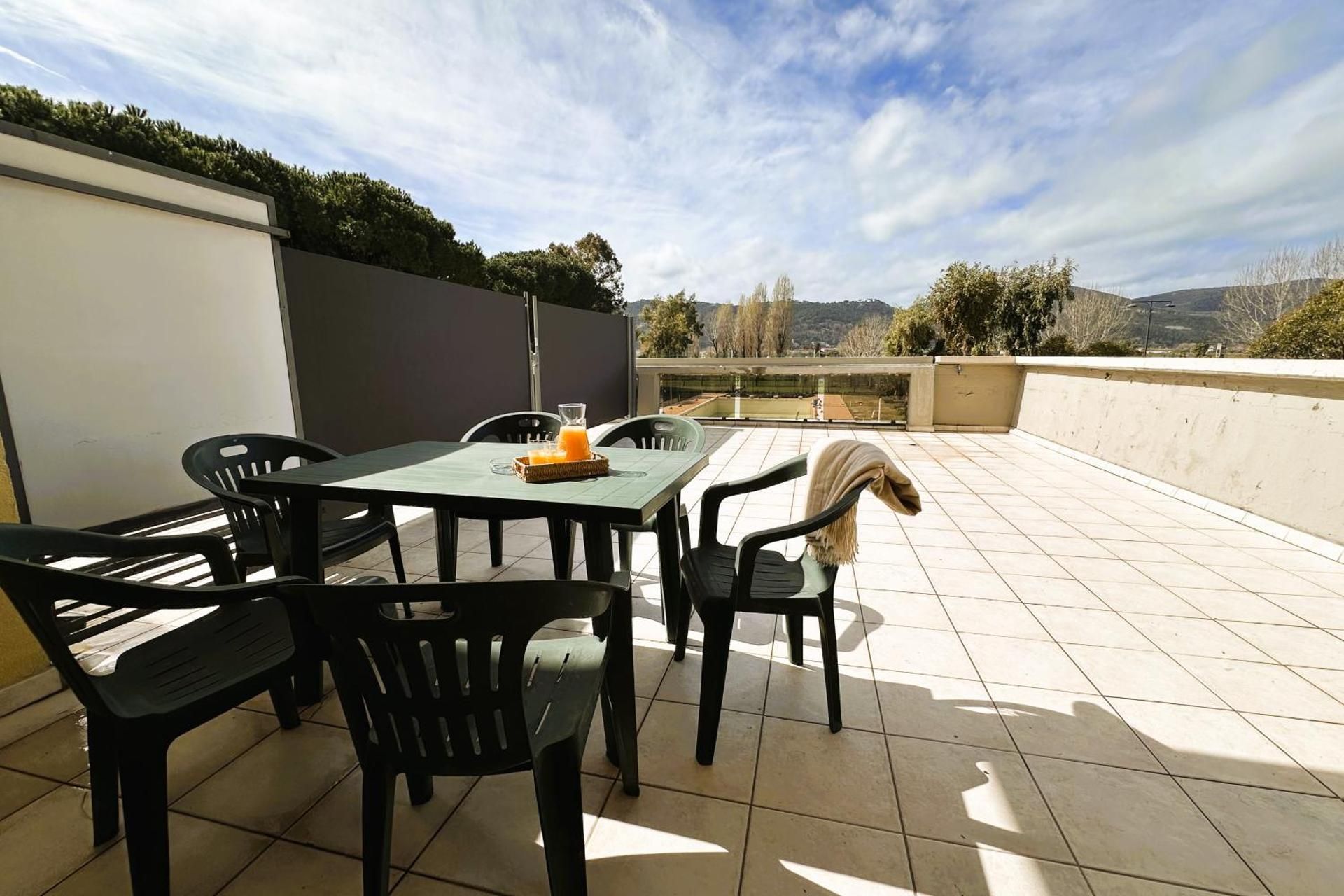 Superior Two-Bedroom Apartment with Air Conditioning and Terrace (6 Adults)