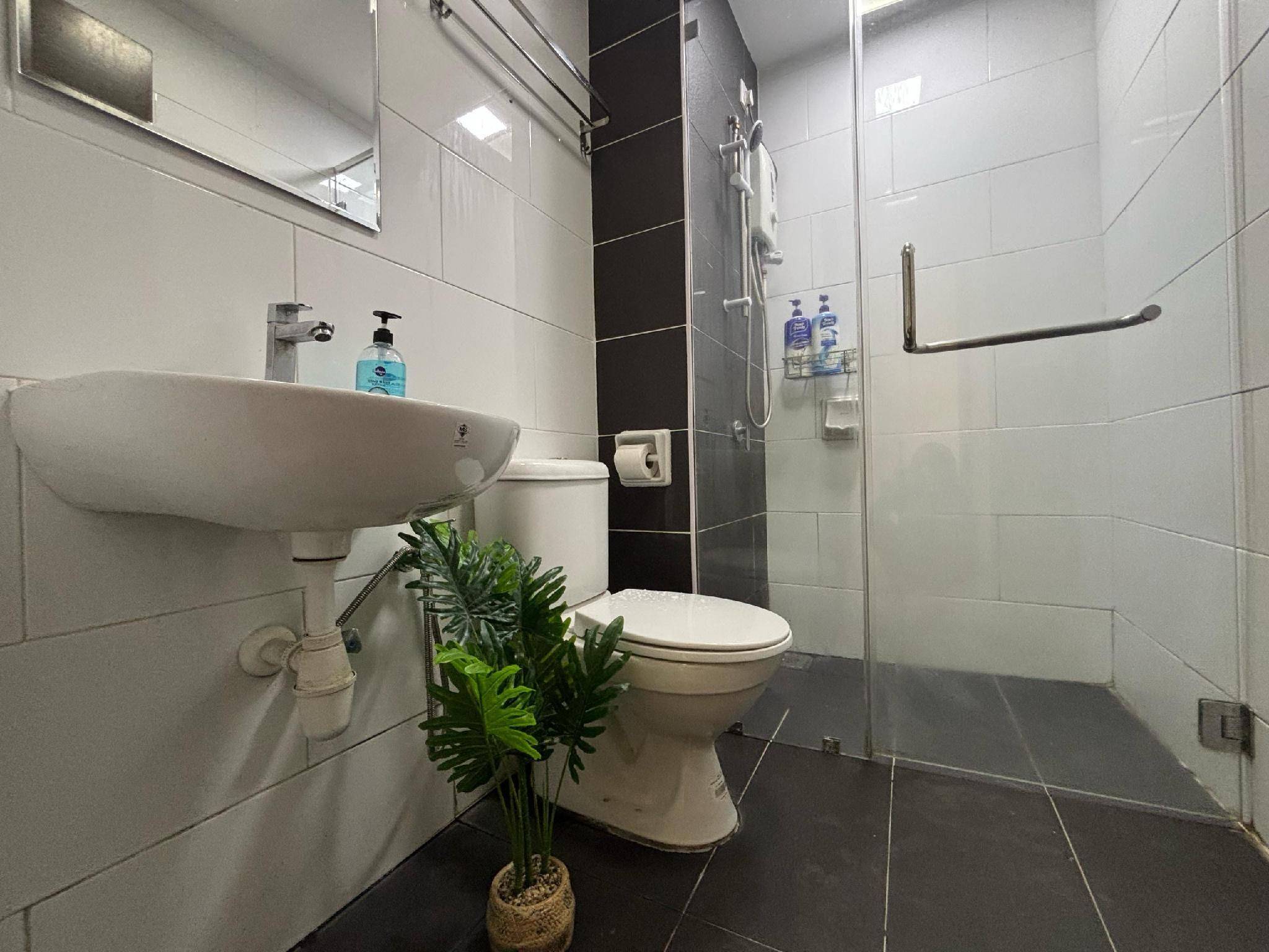 Three Bedroom Apartment with Balcony