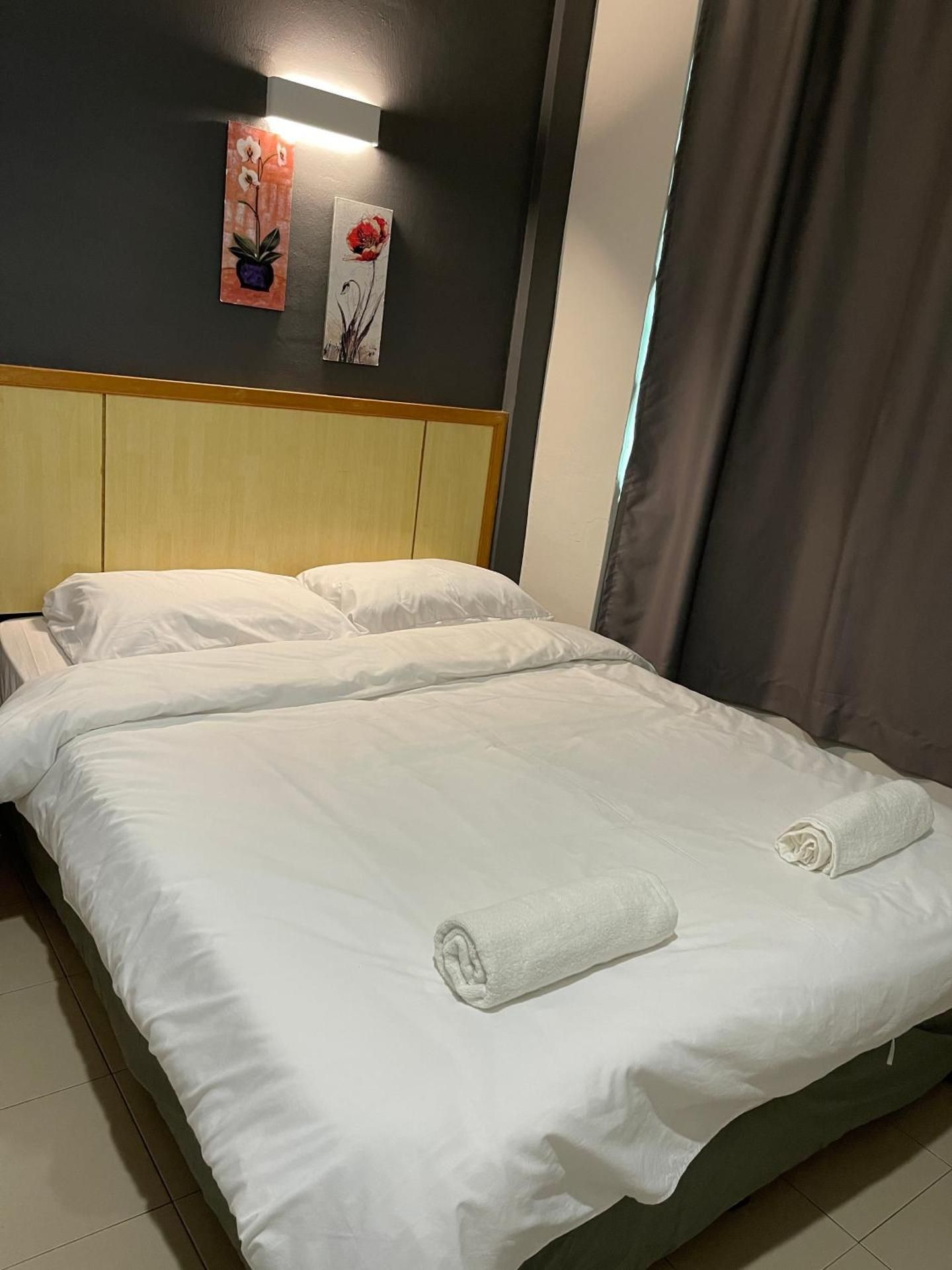 Deluxe Queen Room