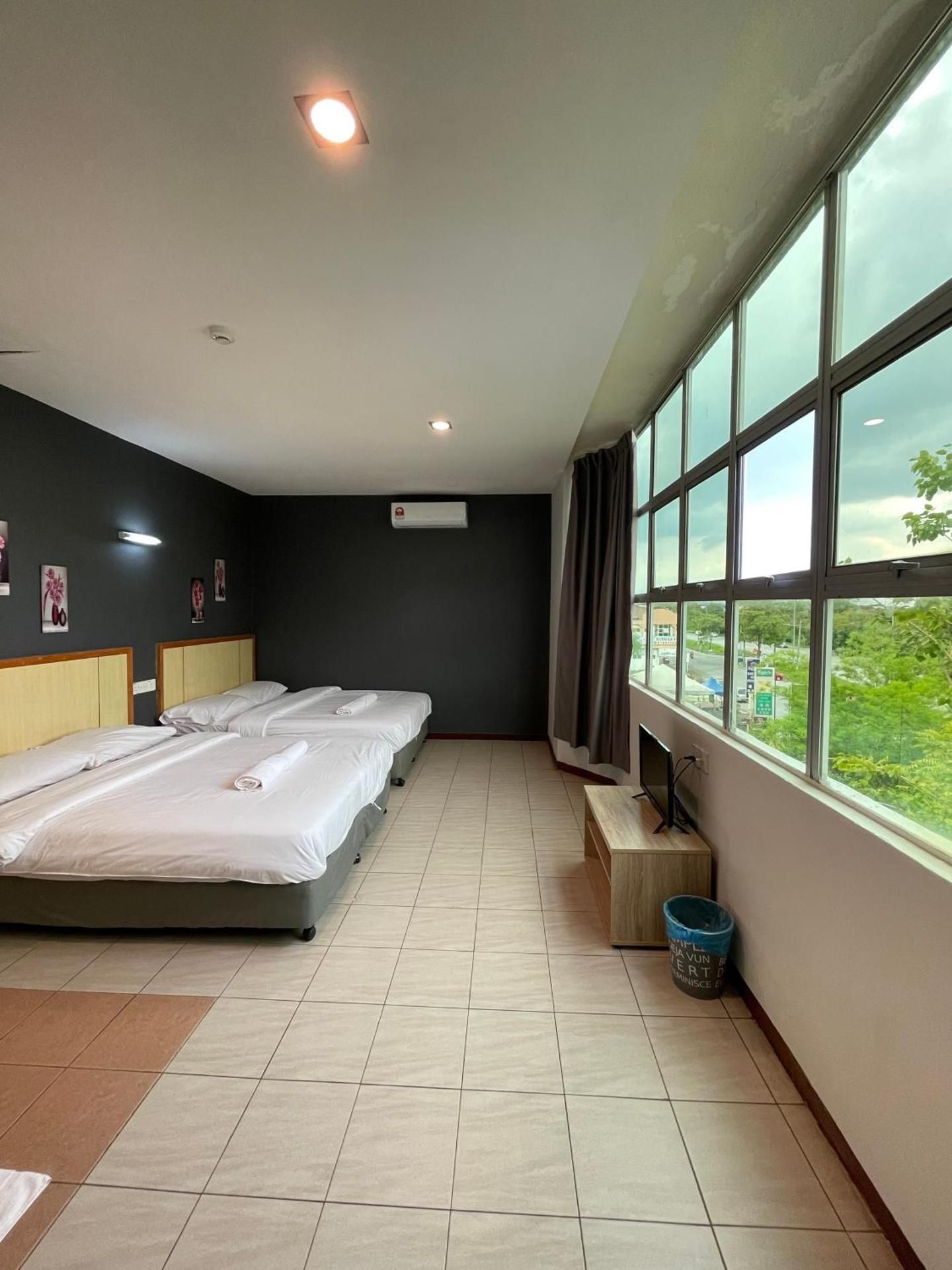 Deluxe Family Room