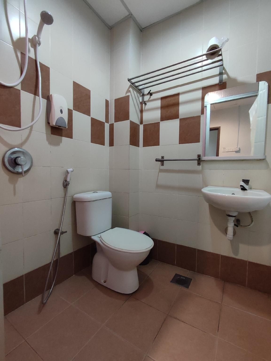 Standard Queen Room