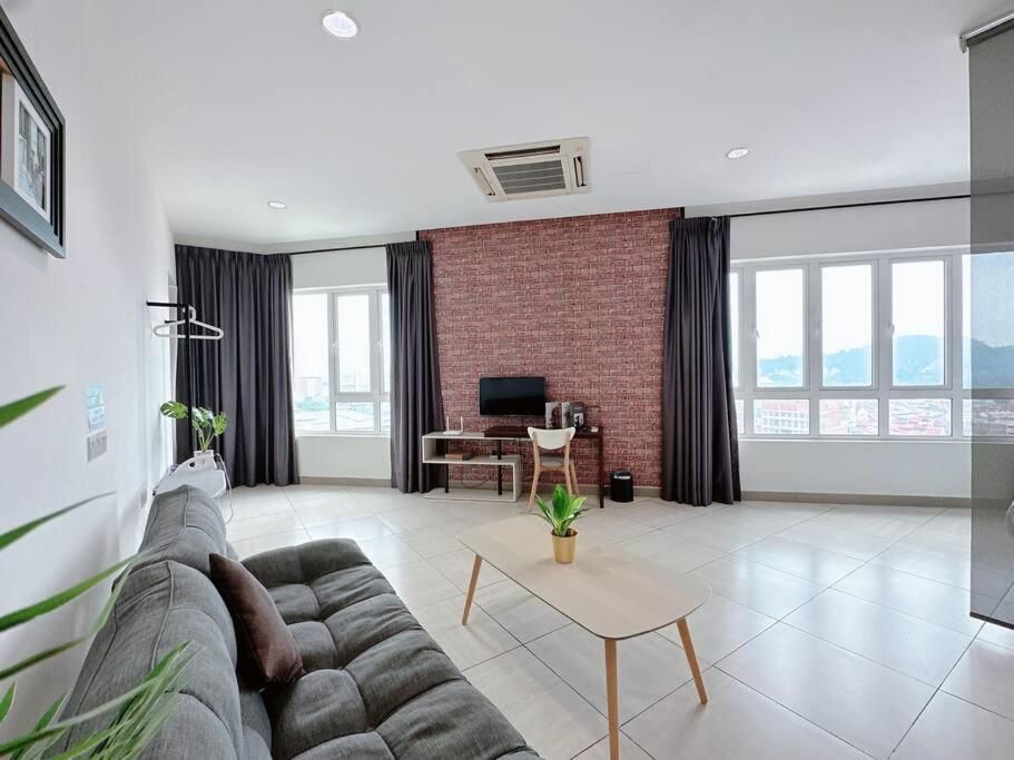 Apartment with City View