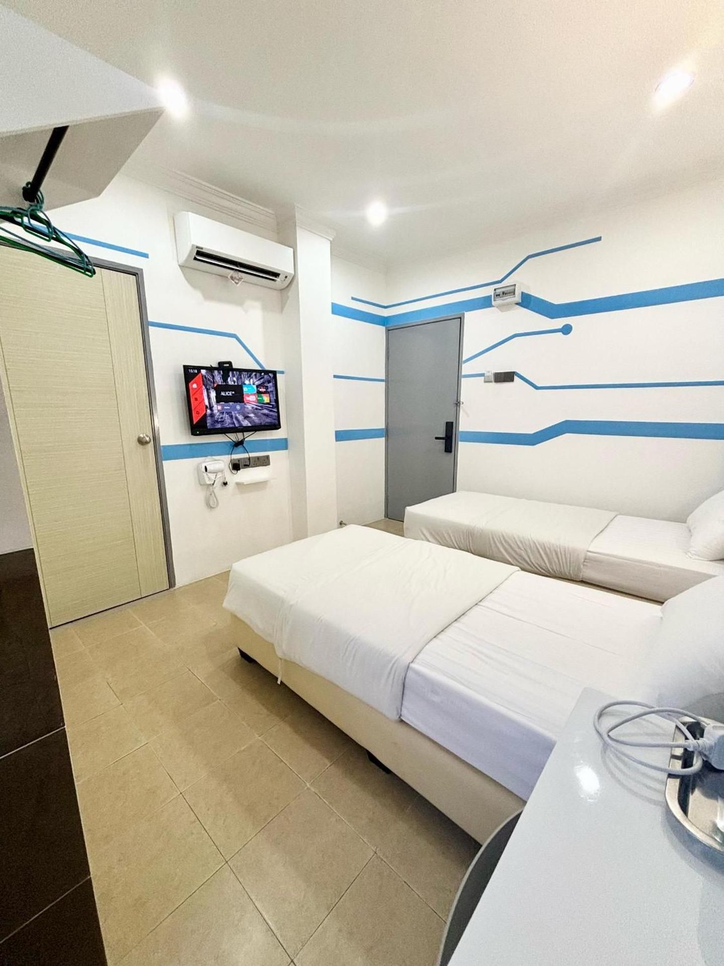 One Stop Hotel Standard King