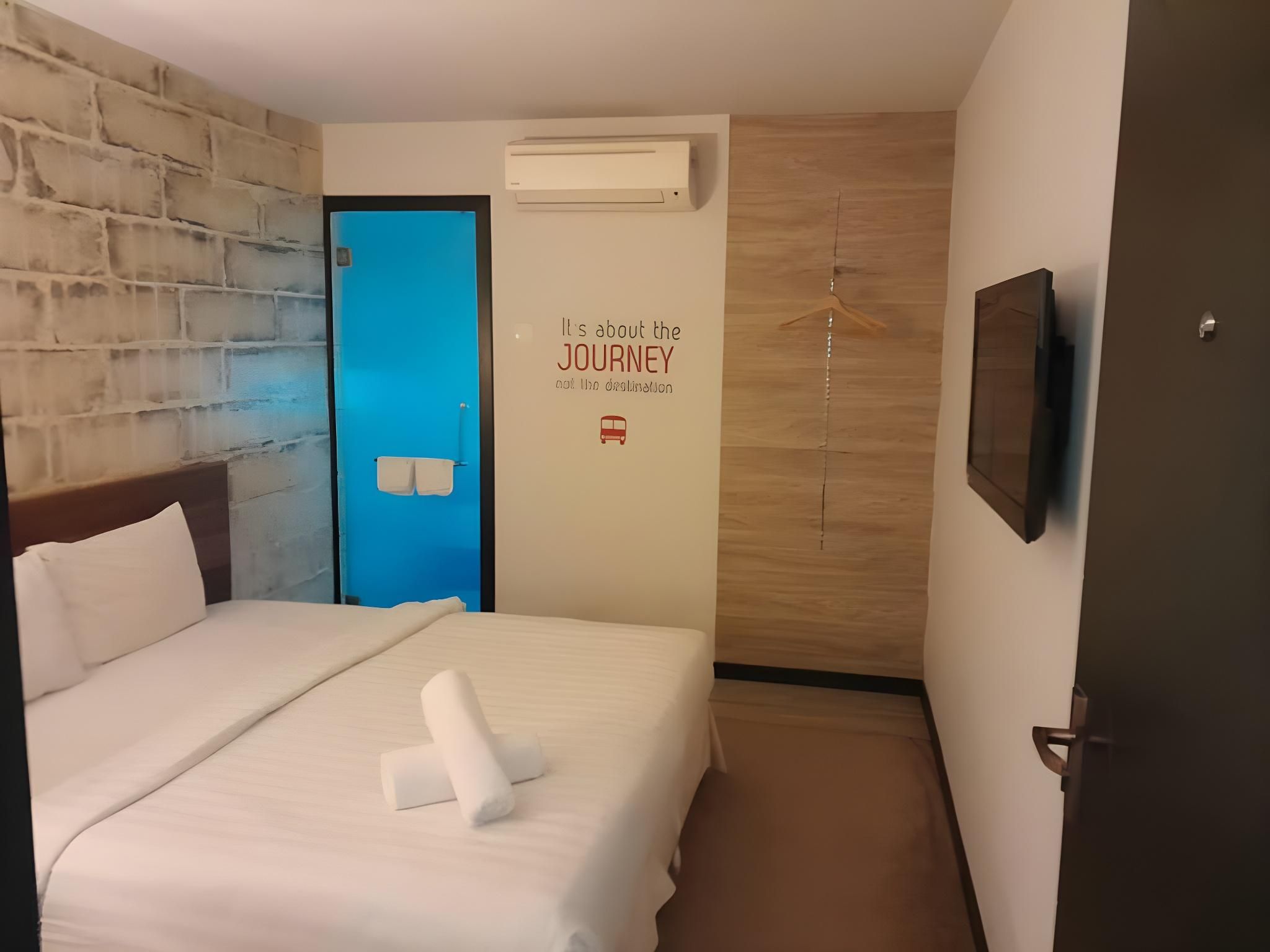 Deluxe King with Kitchen