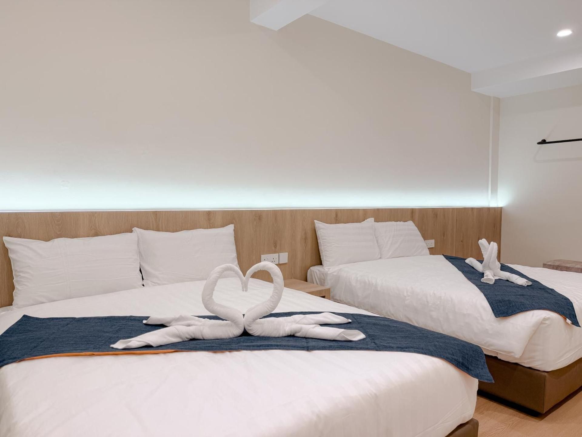 Quadruple Room with Private Bathroom