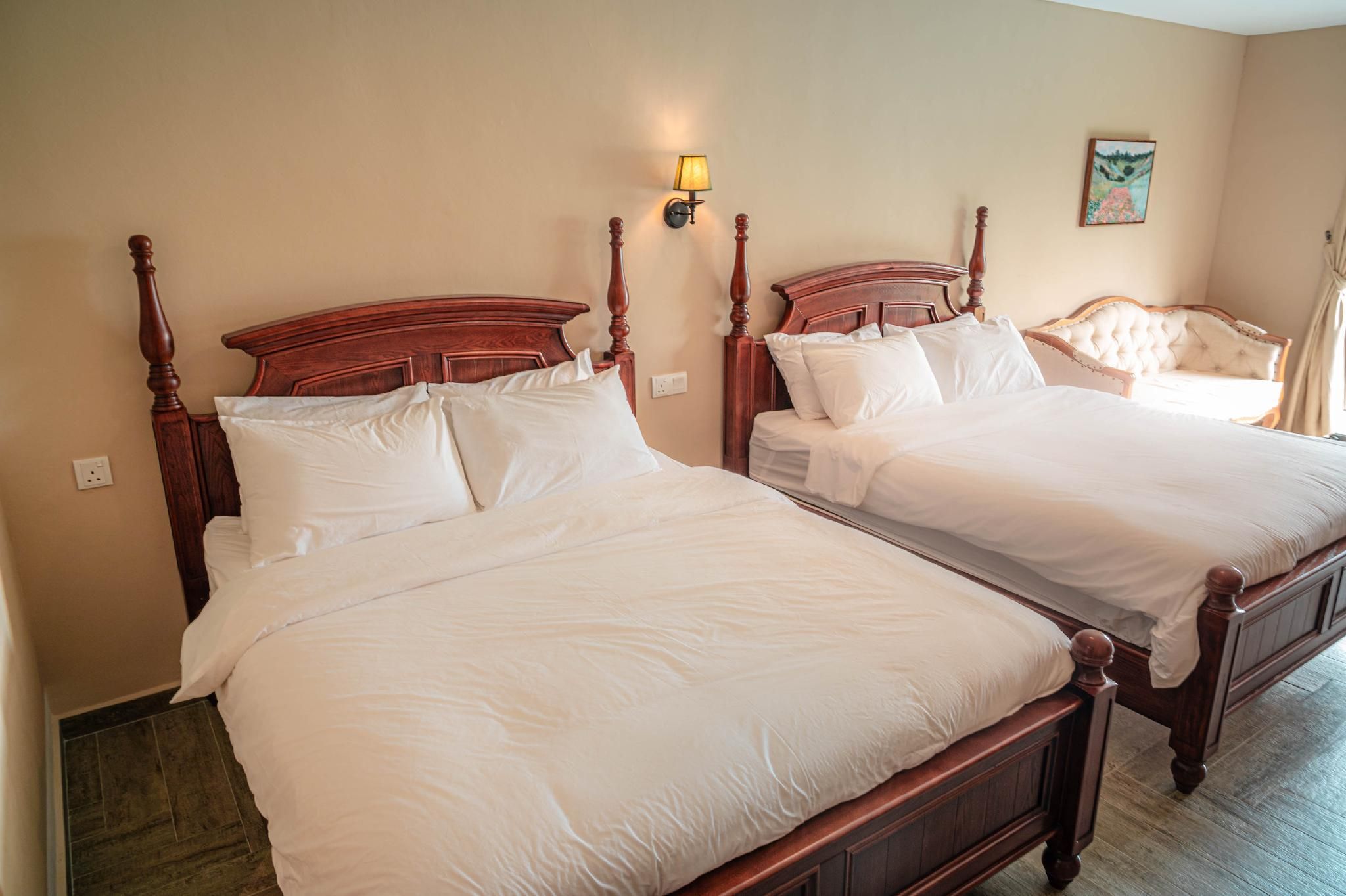 The Farmhouse Deluxe Family 2