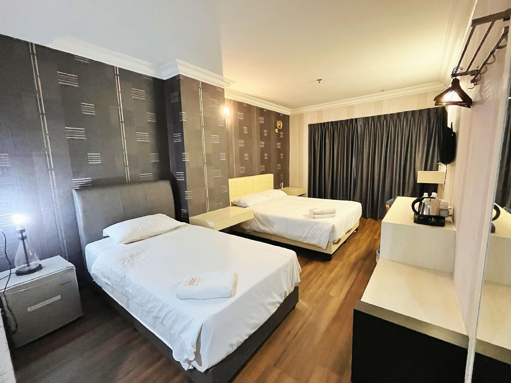 Fair Park Premier Superior Triple Room