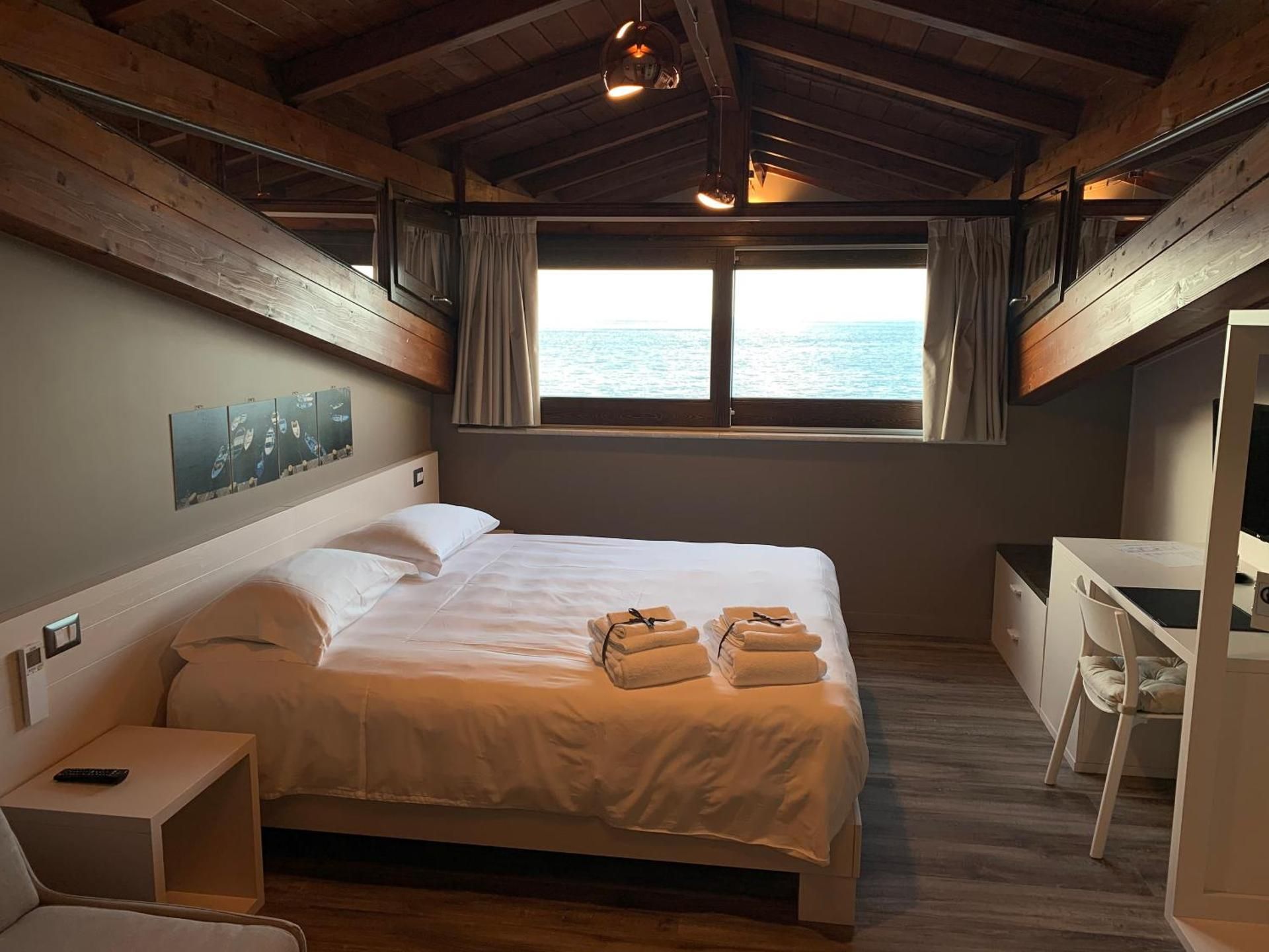 Deluxe Double Room with Sea View