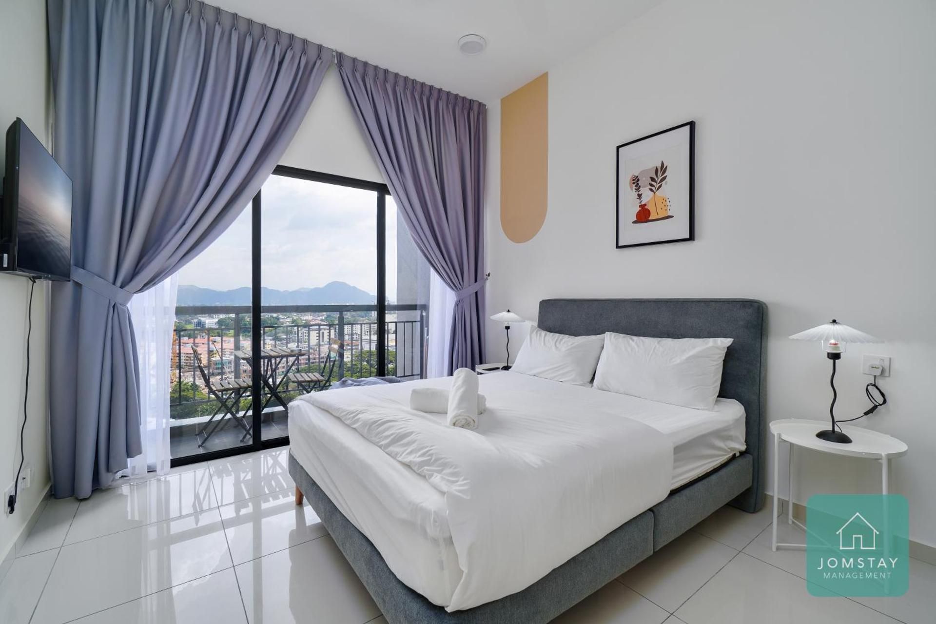 Apartment with Balcony