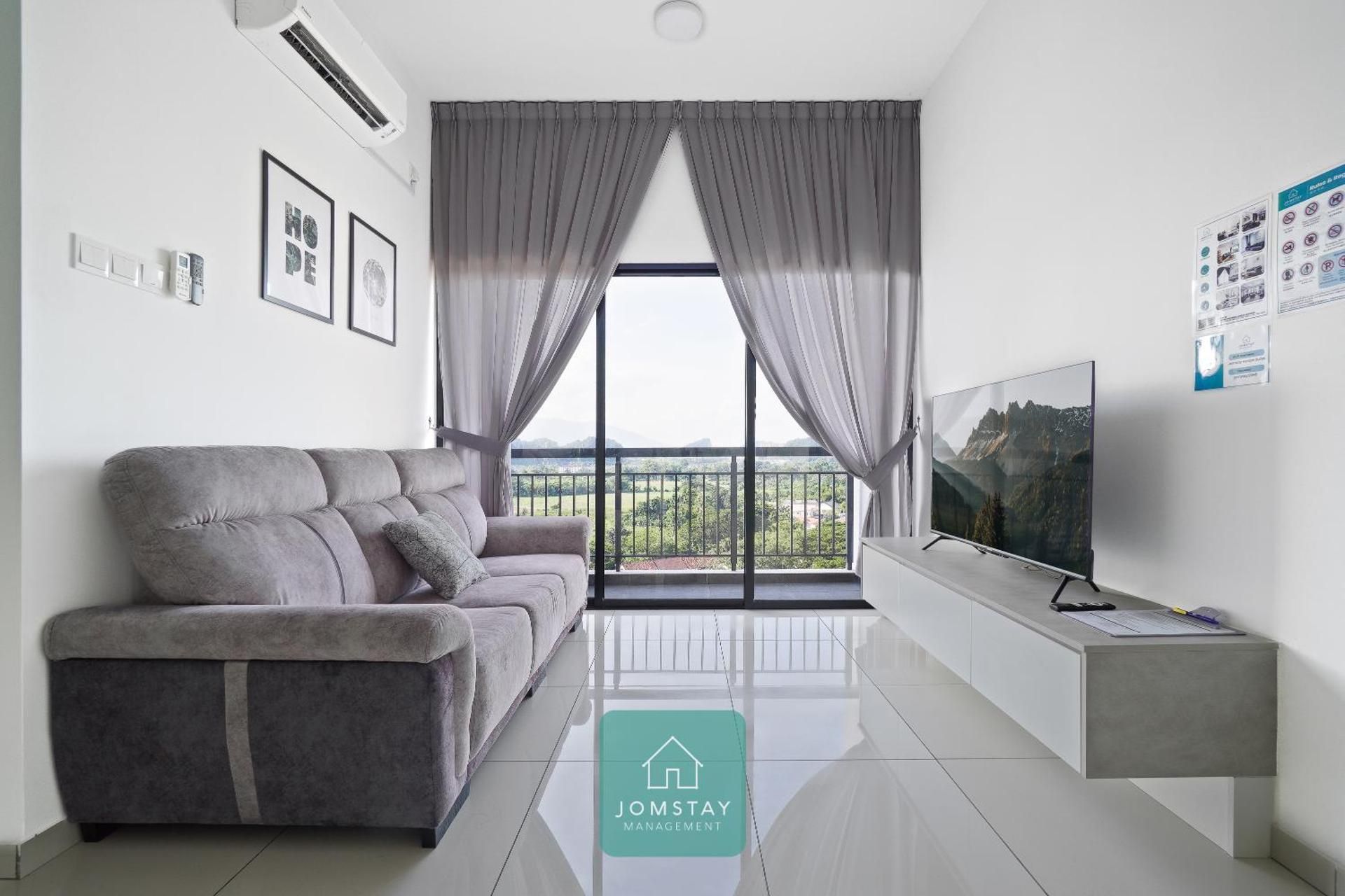 Three-Bedroom Apartment with Balcony