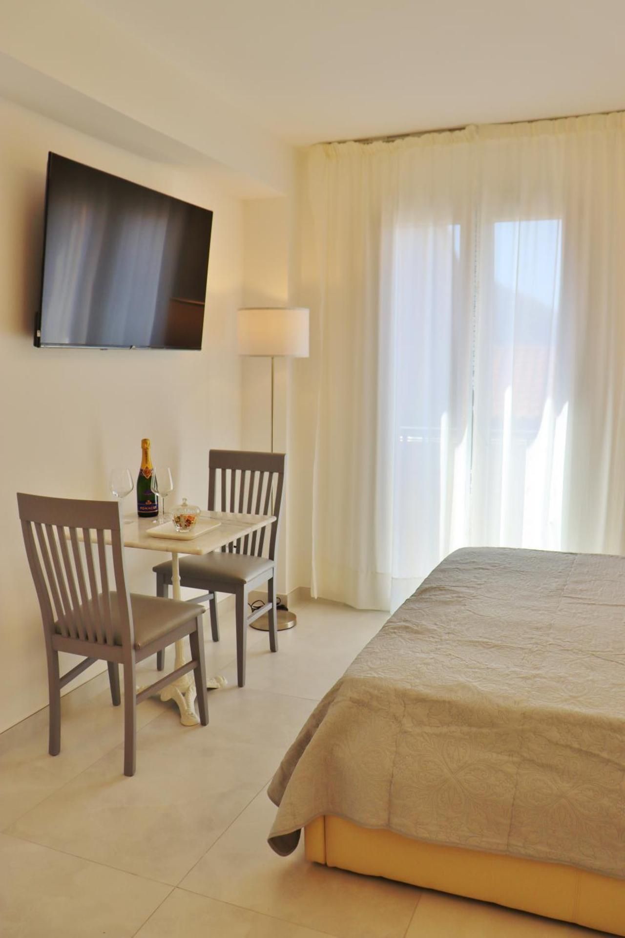 King Suite with Spa Bath