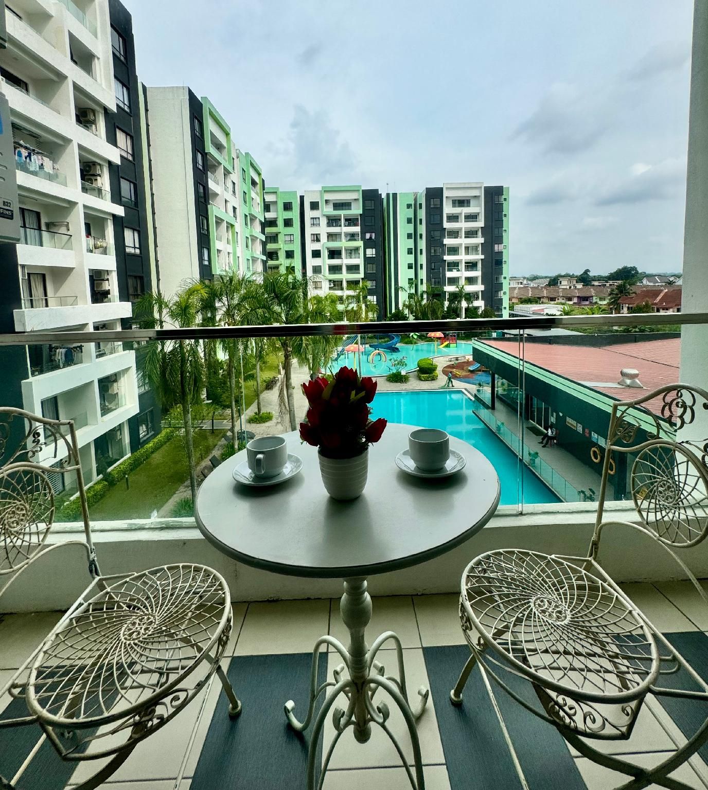 Luxury Three-Bedroom Apartment with Pool View