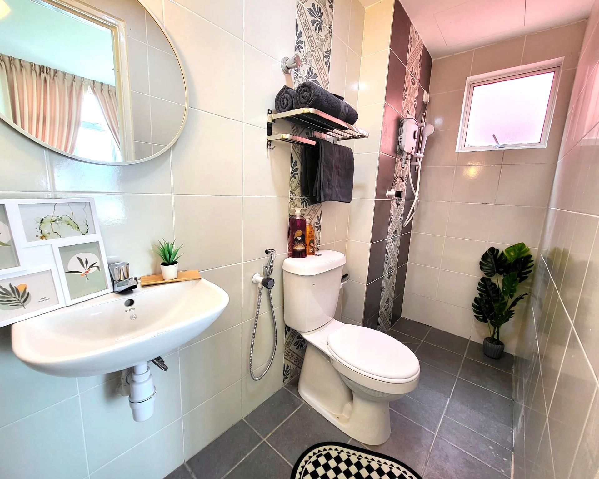 Deluxe Queen Suite