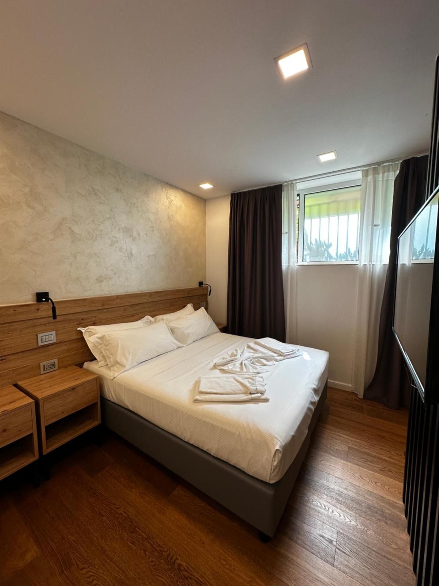 Deluxe Queen Studio 
