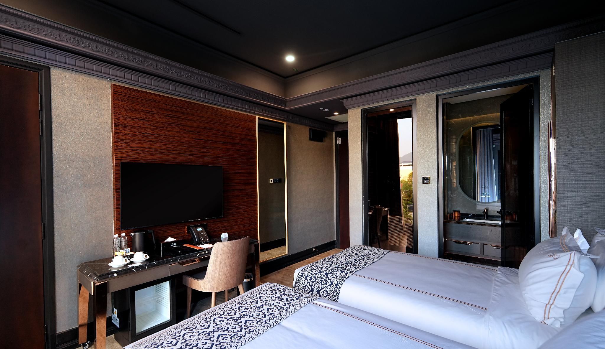 1969 D'Kelly Hotel Superior Twin