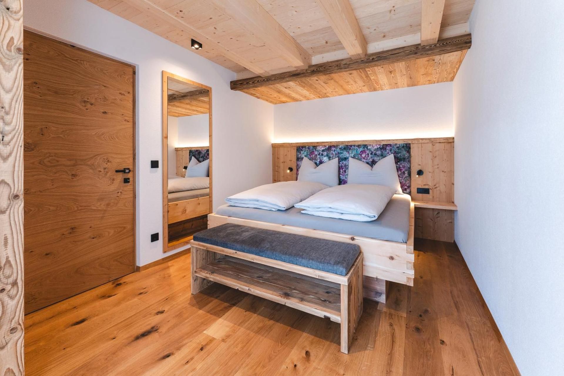 Superior One-Bedroom Apartment
