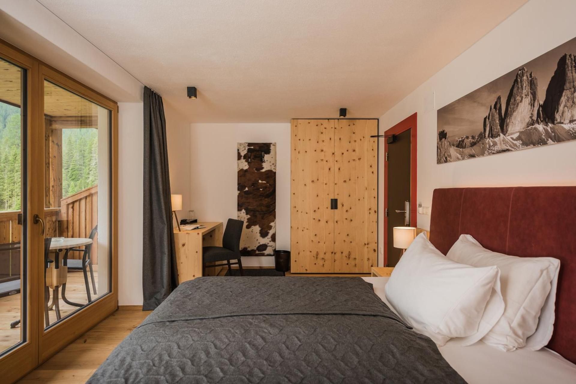 Single Room with Mountain View