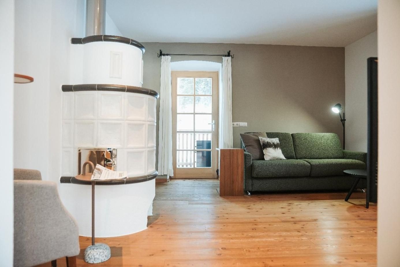 Two-Bedroom Apartment with Mountain View