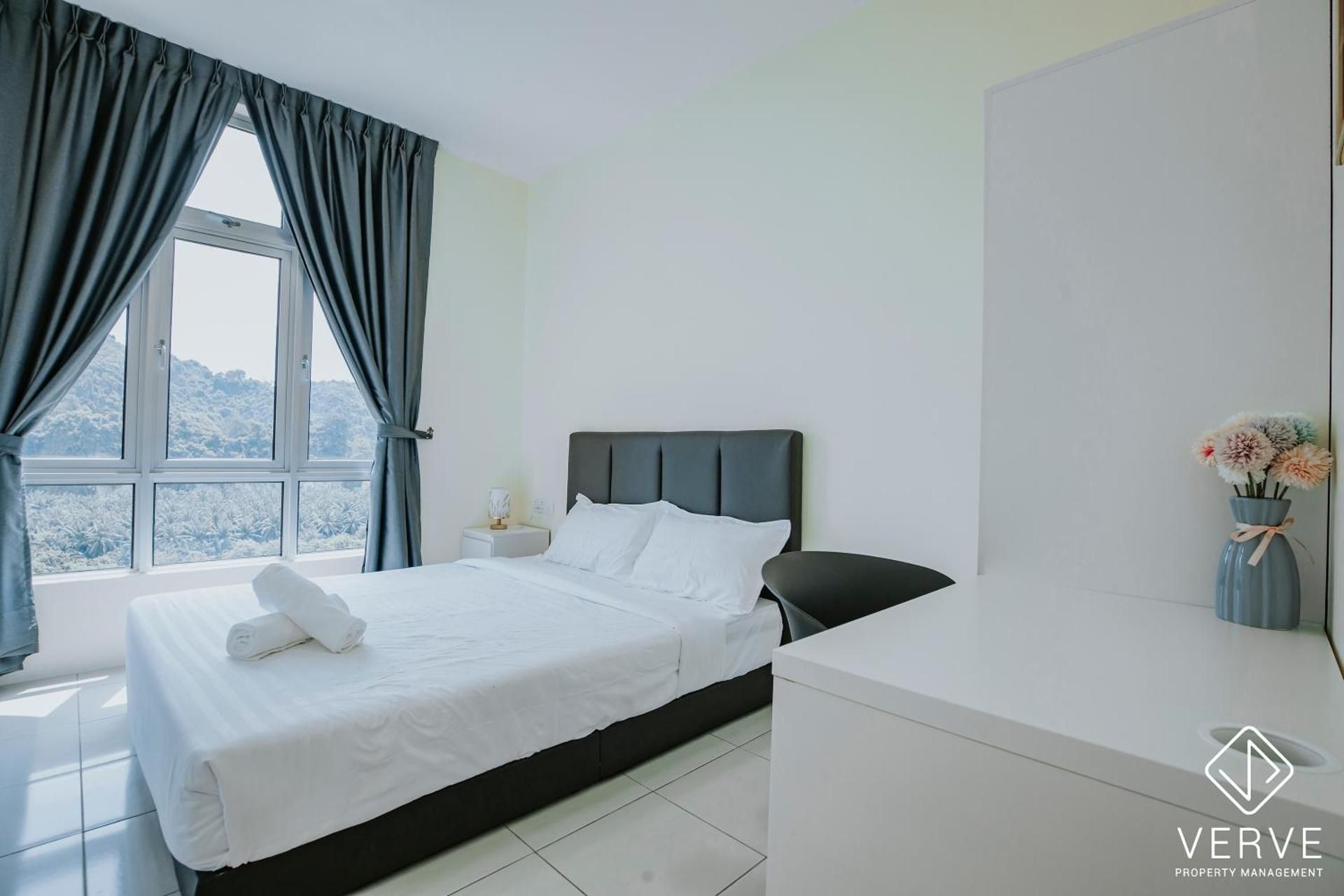 Two-Bedroom Apartment with City View