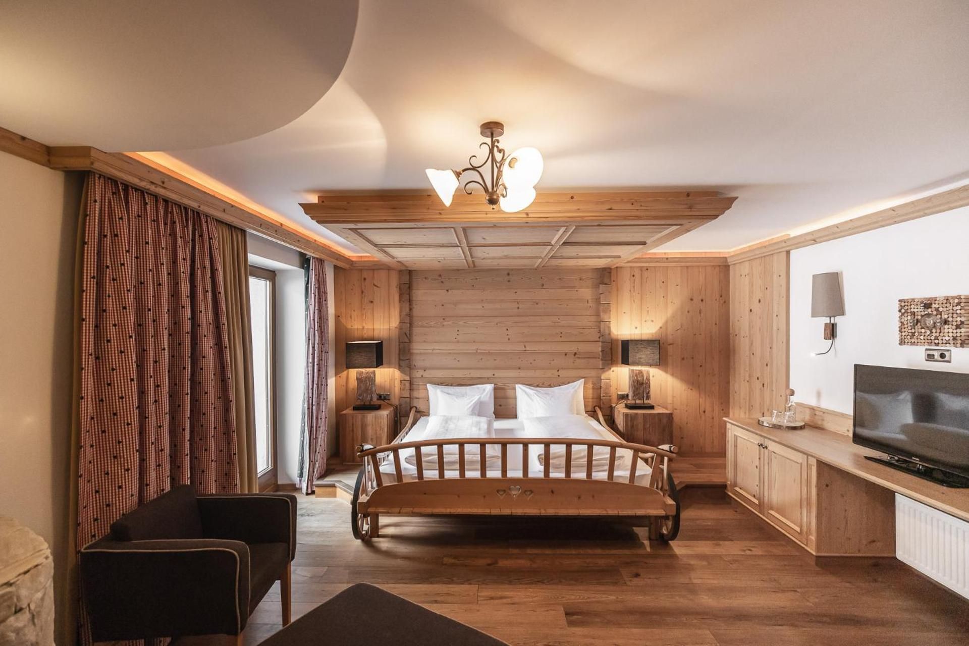Comfort Suite with Whirlpool