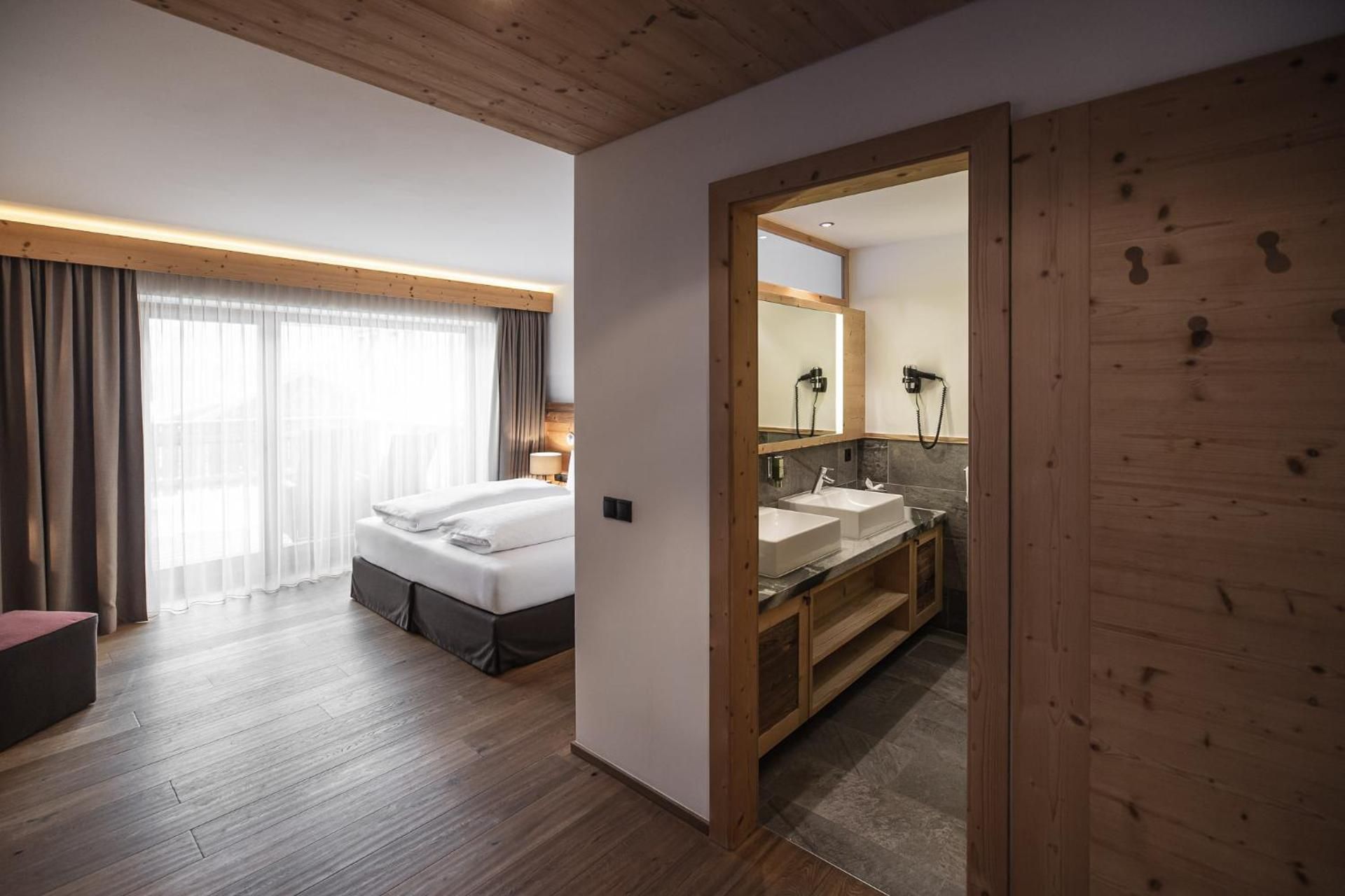 Deluxe Suite with Balcony