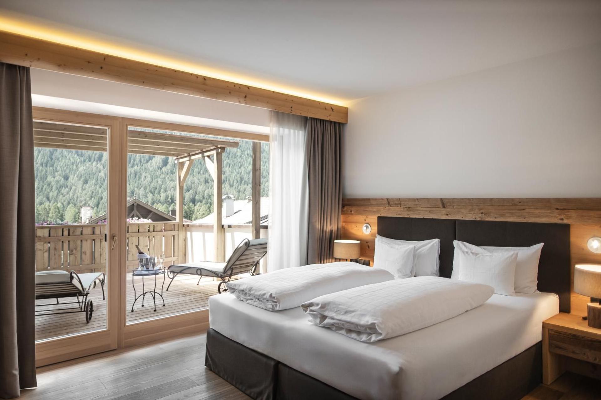 Deluxe Suite with Balcony