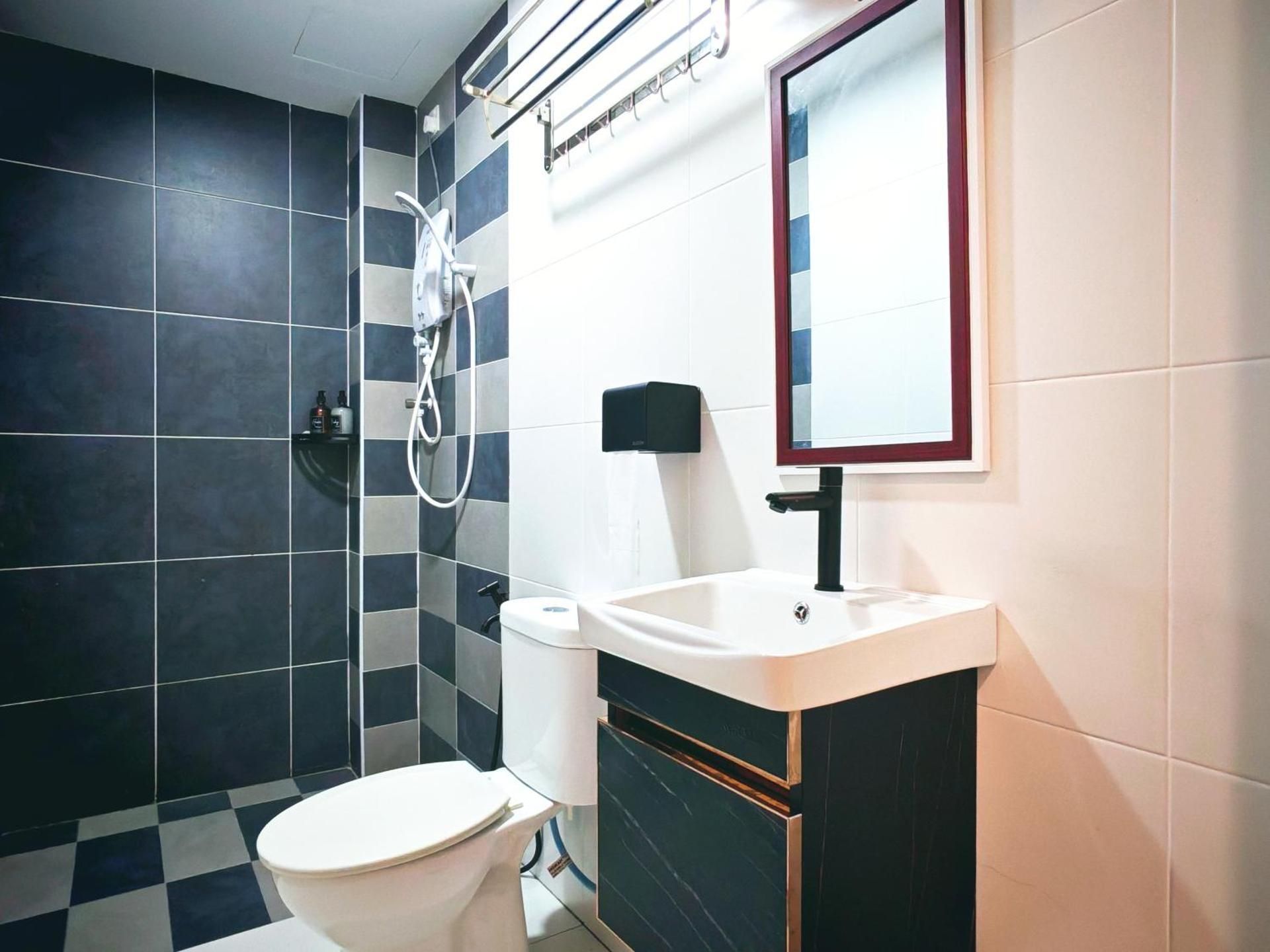 Three-Bedroom Apartment with Balcony