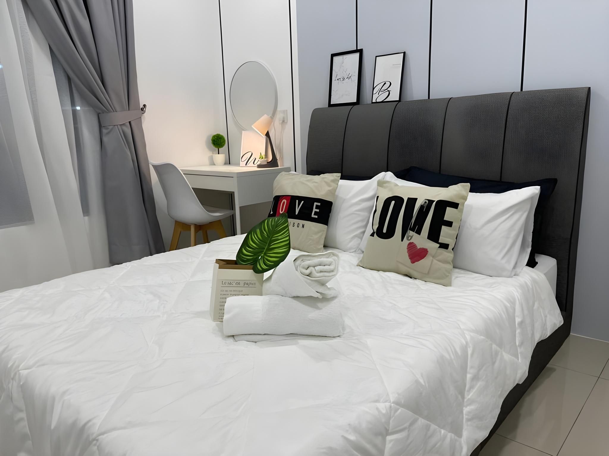 Three Bedroom Apartment with Balcony
