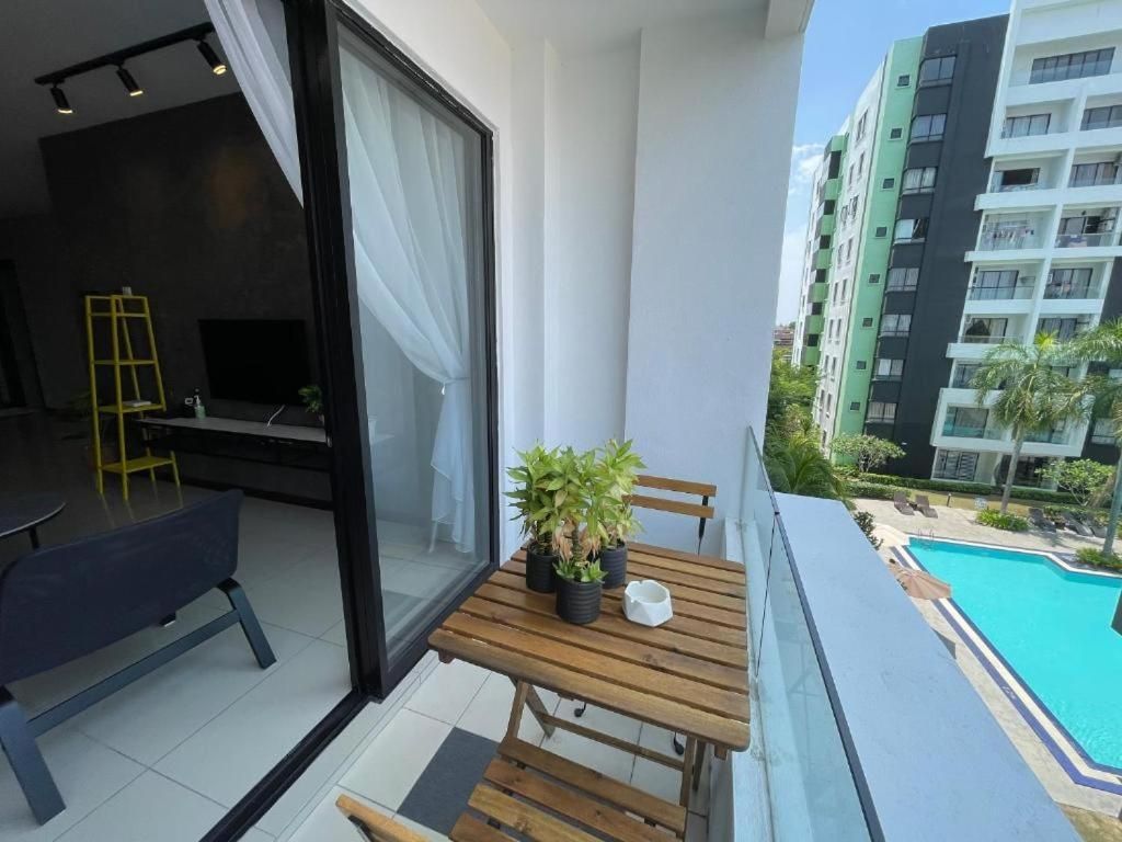 Suite with Pool View
