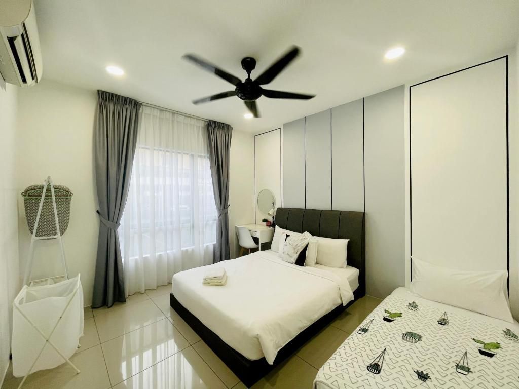 Three Bedroom Apartment with Balcony