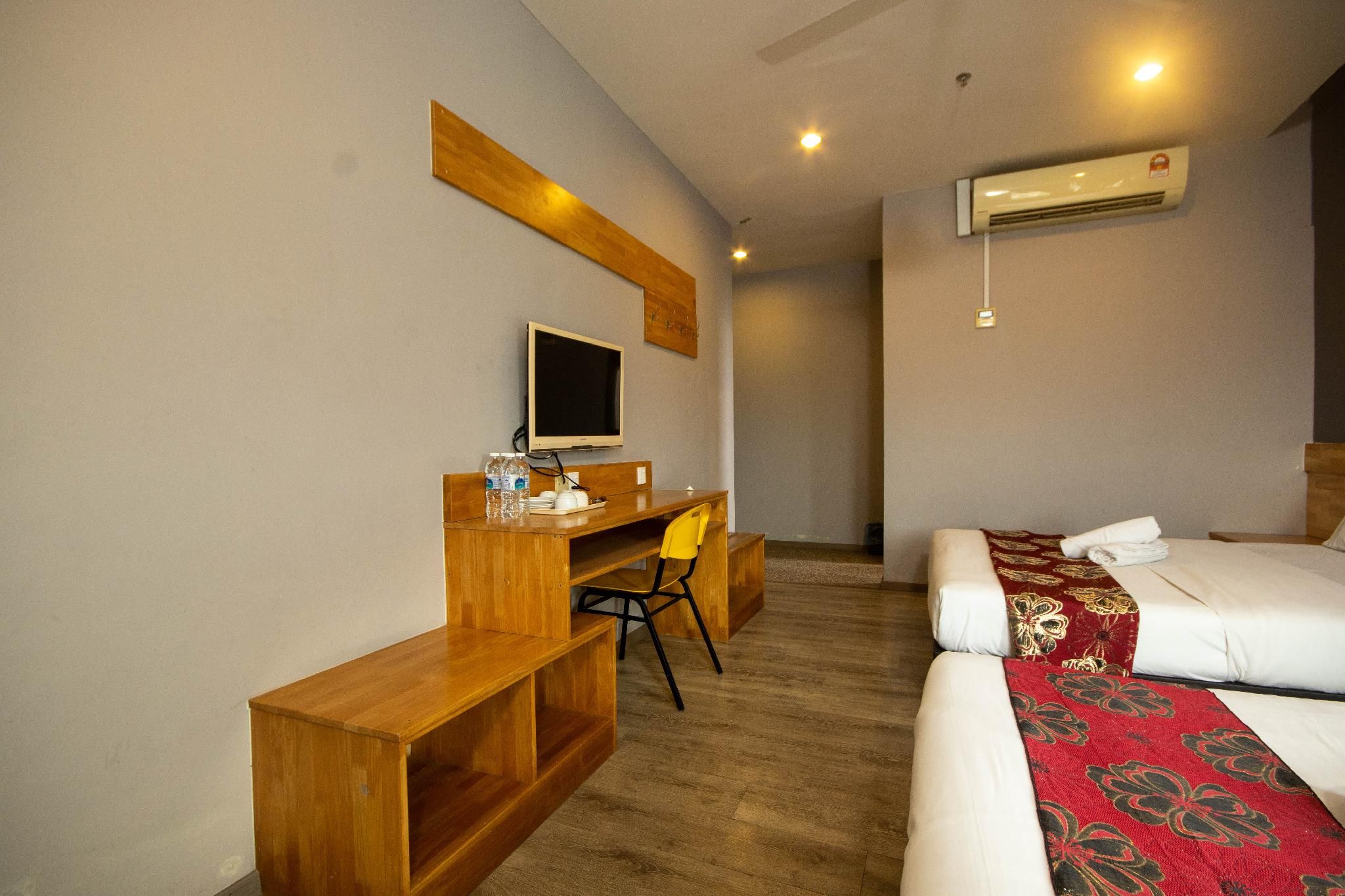 JQ SURIA 18 HOTEL Family Room 3