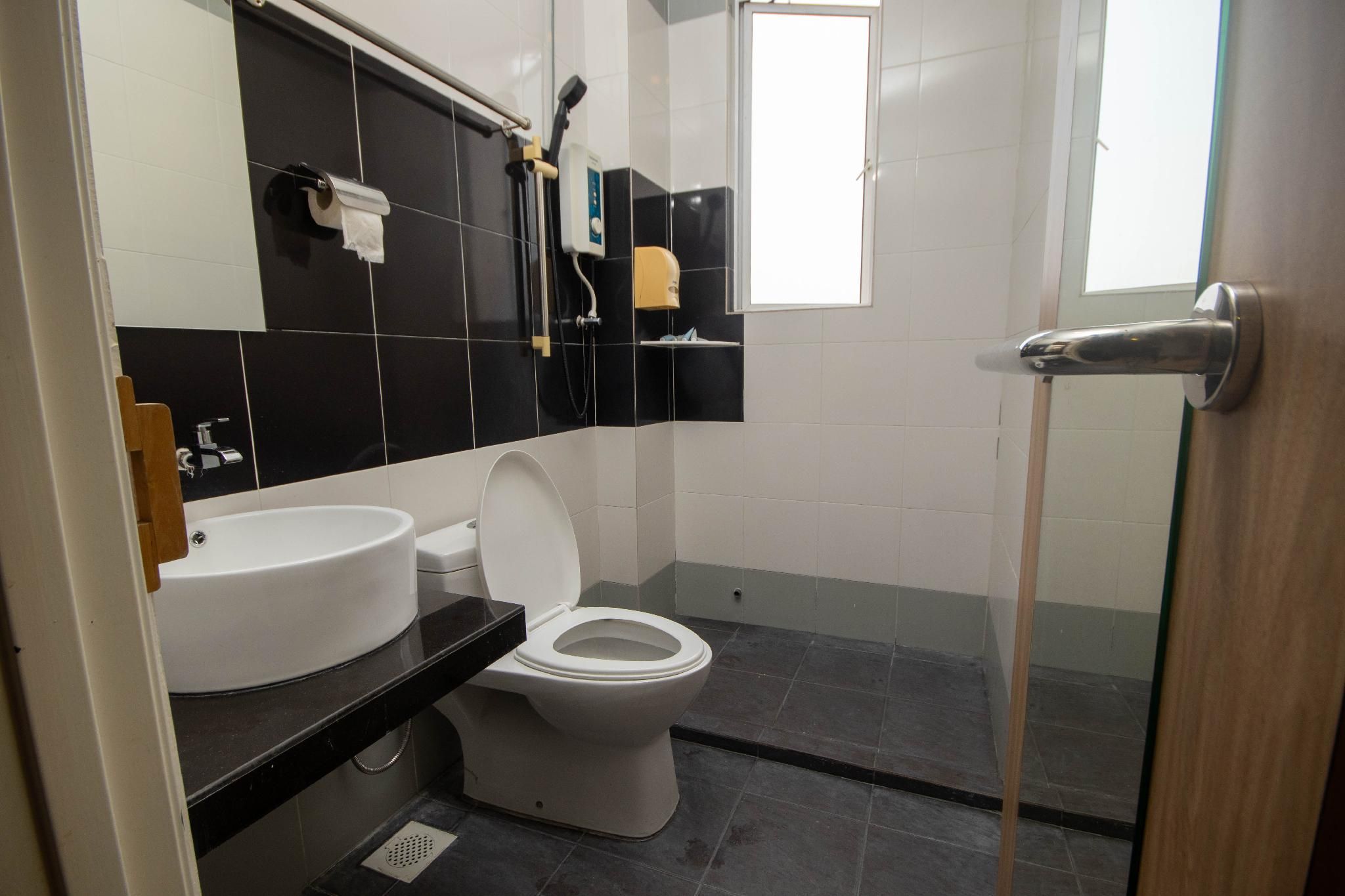 JQ SURIA 18 HOTEL Family Room 2