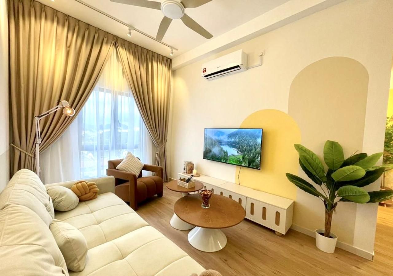 The Horizon SkyPool Suites by 4-11Pax IWH 2-Bedroom Adjoining Apartments