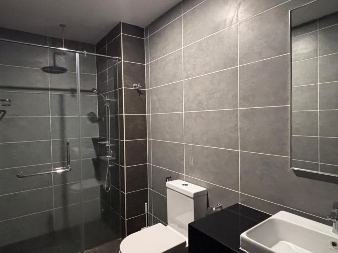 Deluxe One-Bedroom Apartment with City View