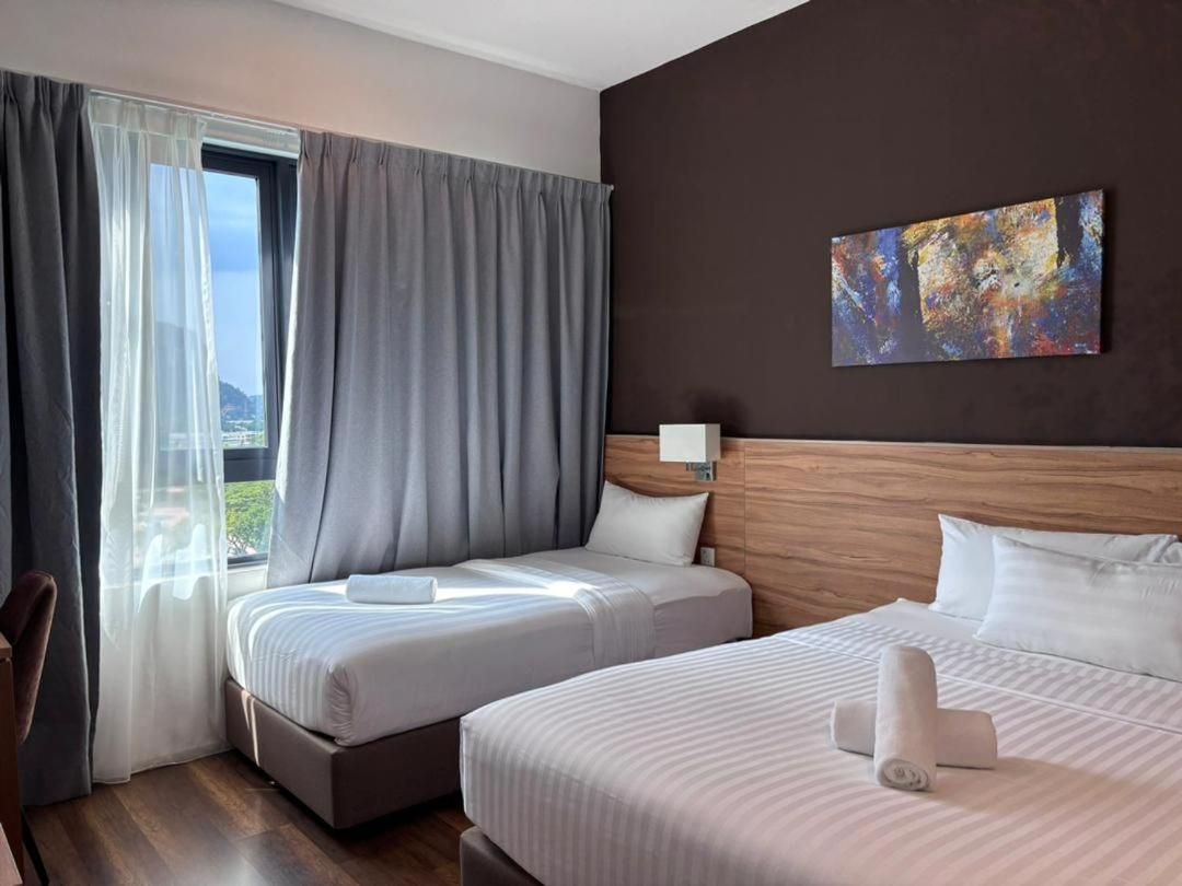 Deluxe One-Bedroom Apartment with City View