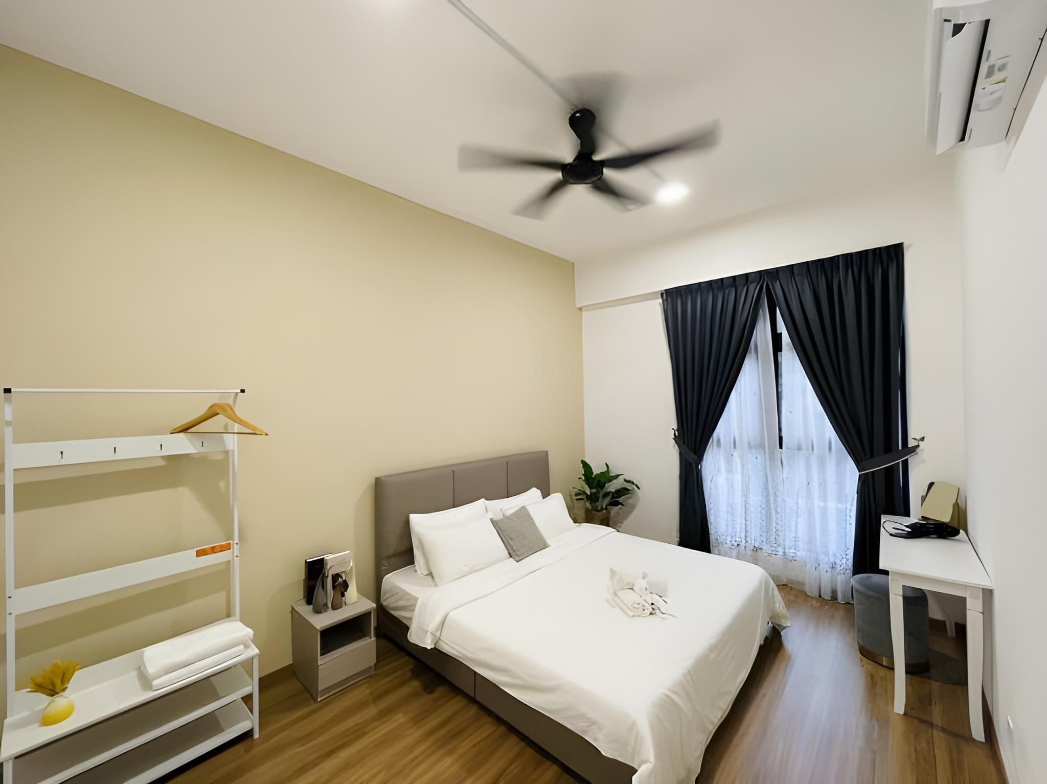 3-Bedroom Apartment with Balcony