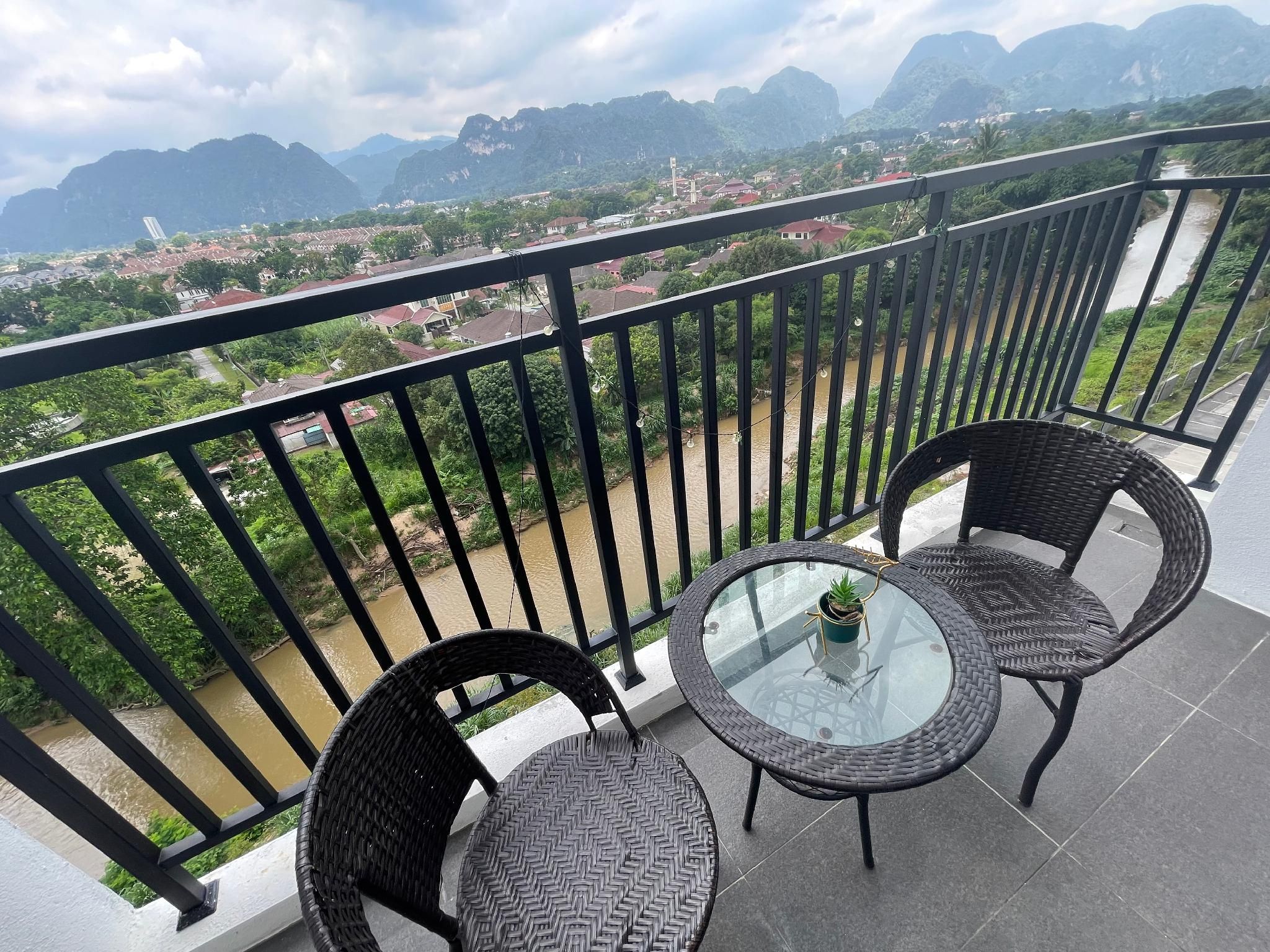 Deluxe Apartment with Balcony - Non-Smoking