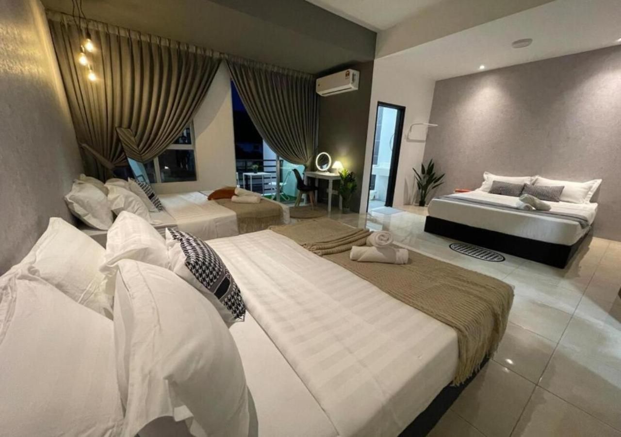 Four-Bedroom Holiday Home