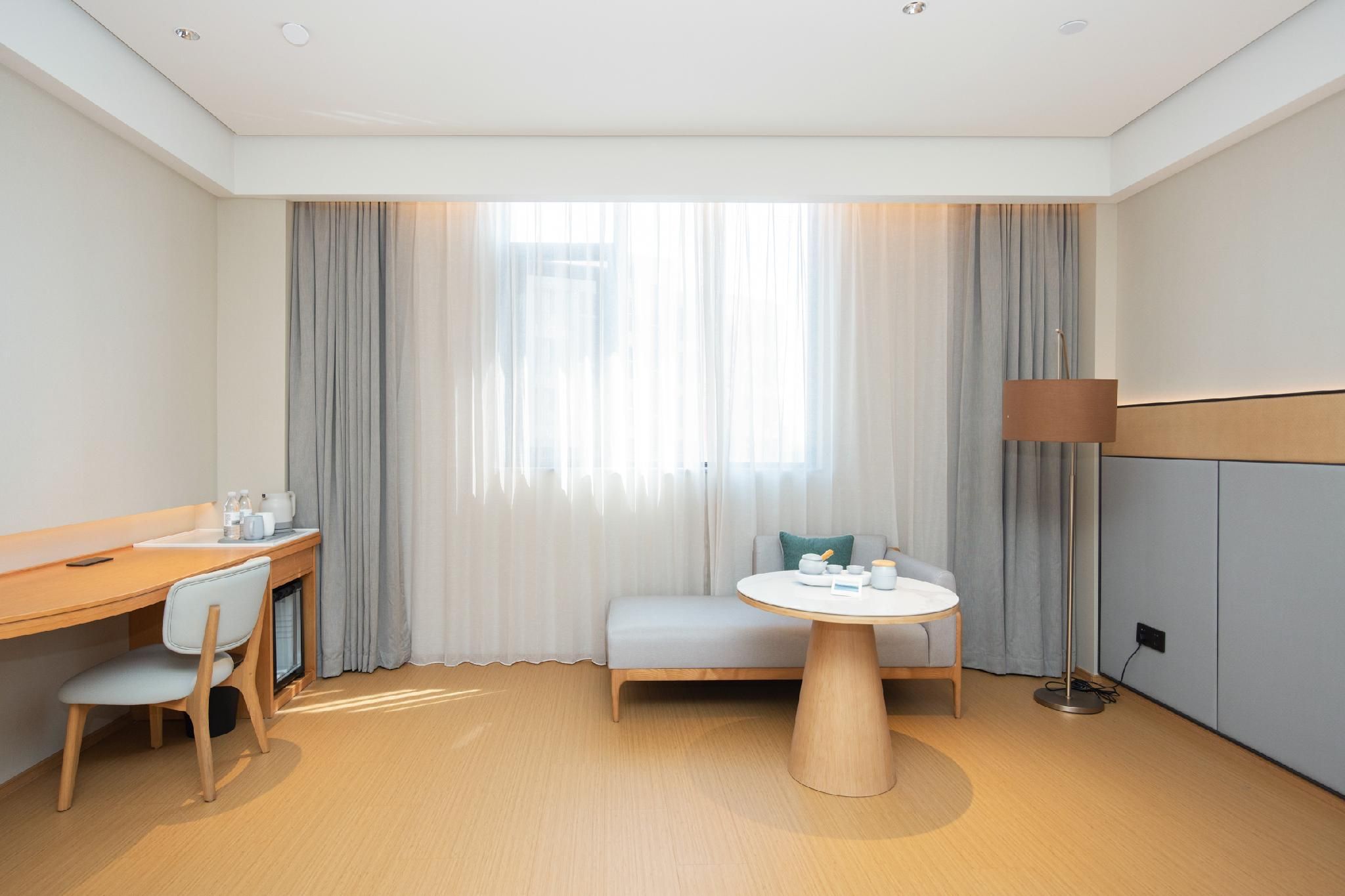 Business Queen Bed Room