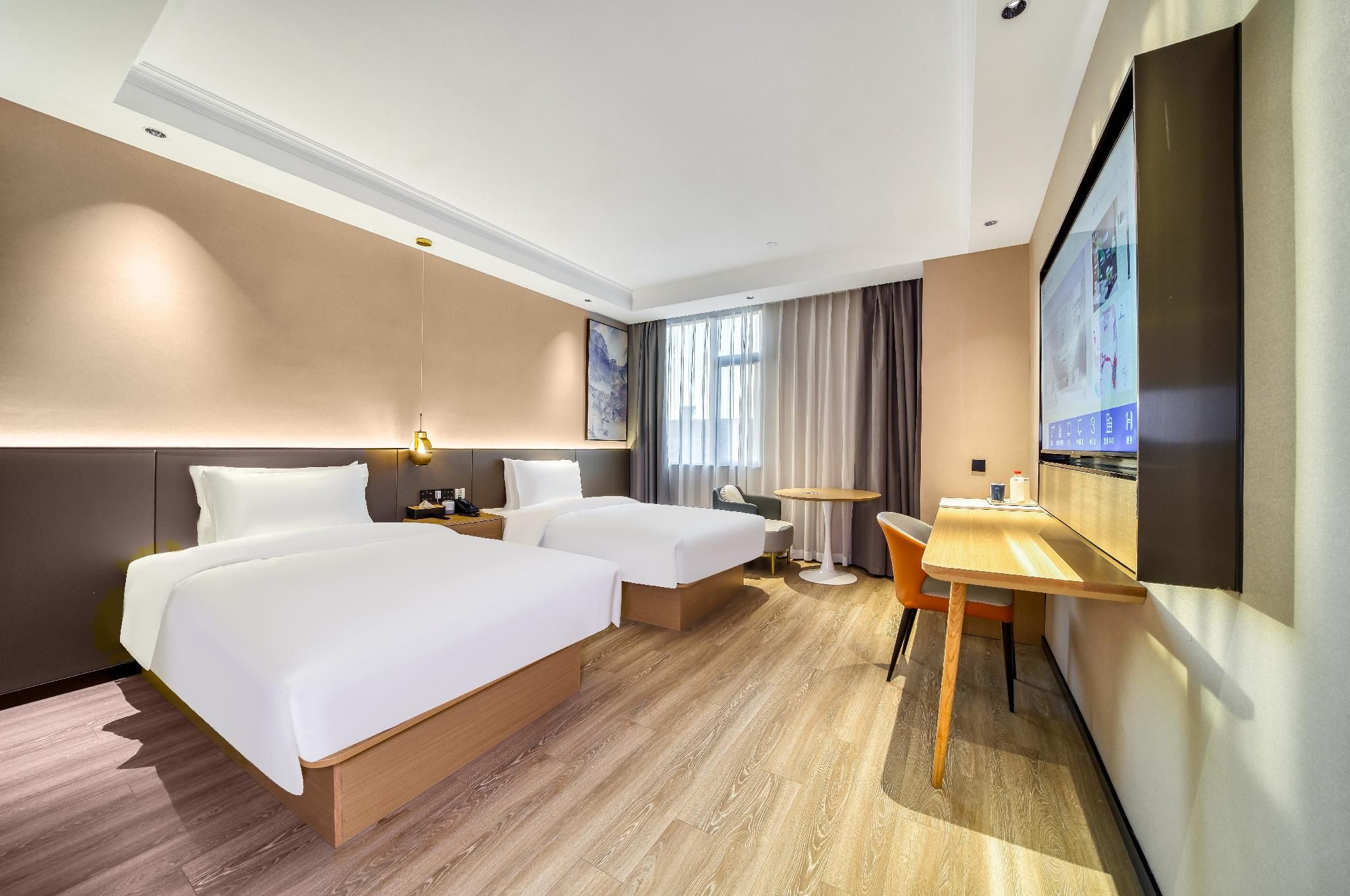 Huazhu - Superior Twin