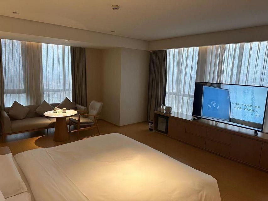 Business Queen Bed Room