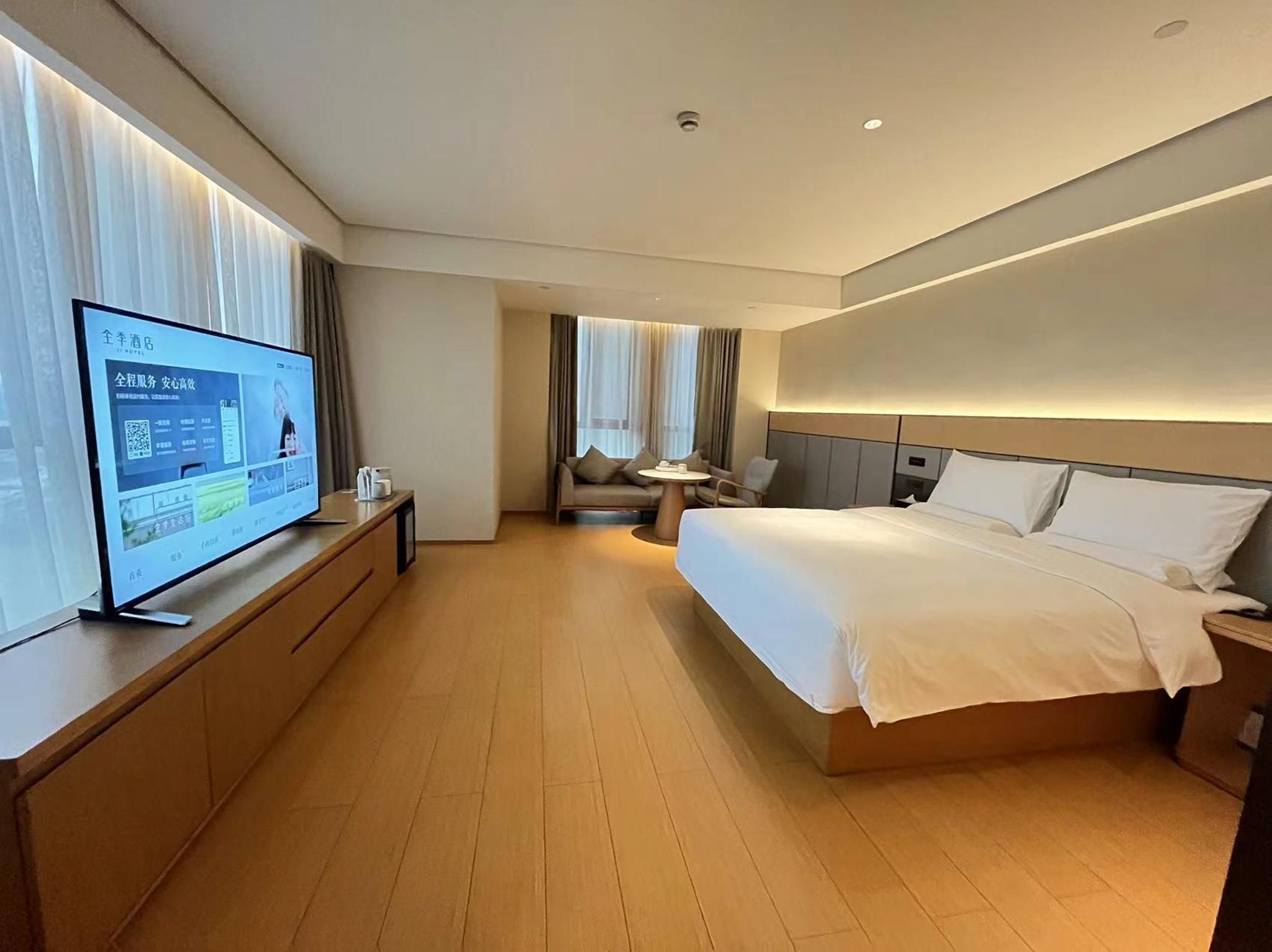 Business Queen Bed Room