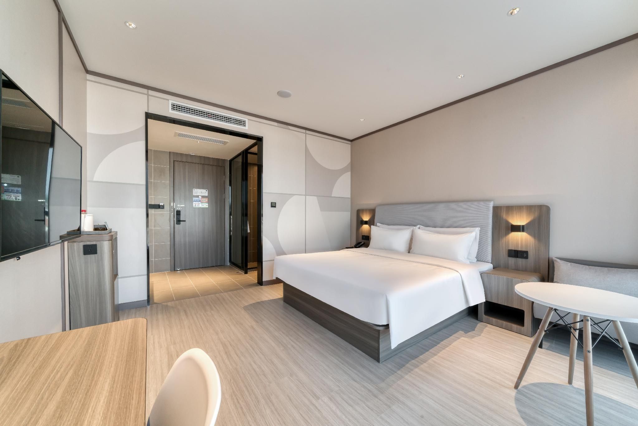 Business Queen Bed Room