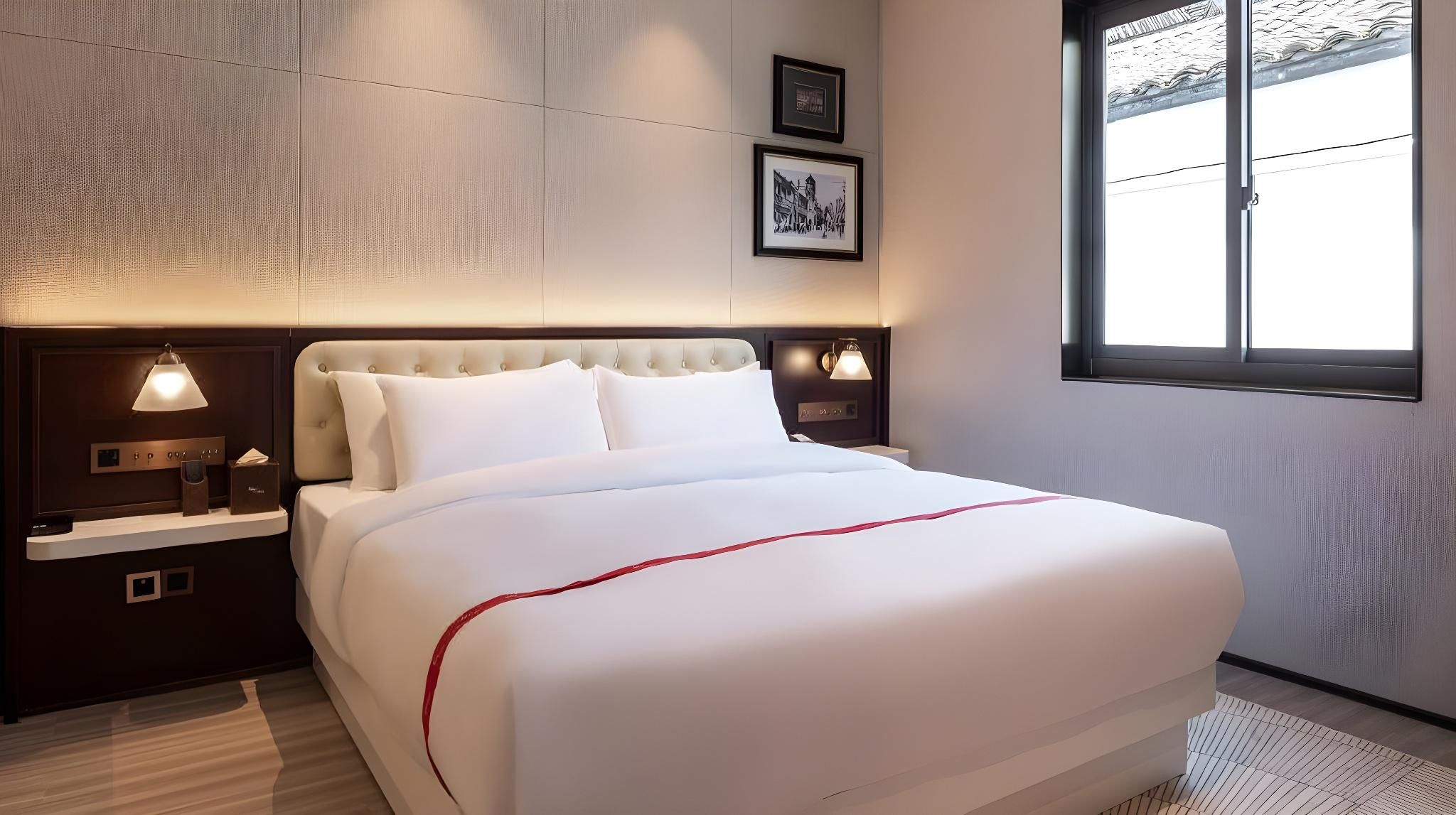 NEST Selected King Room (No Window)