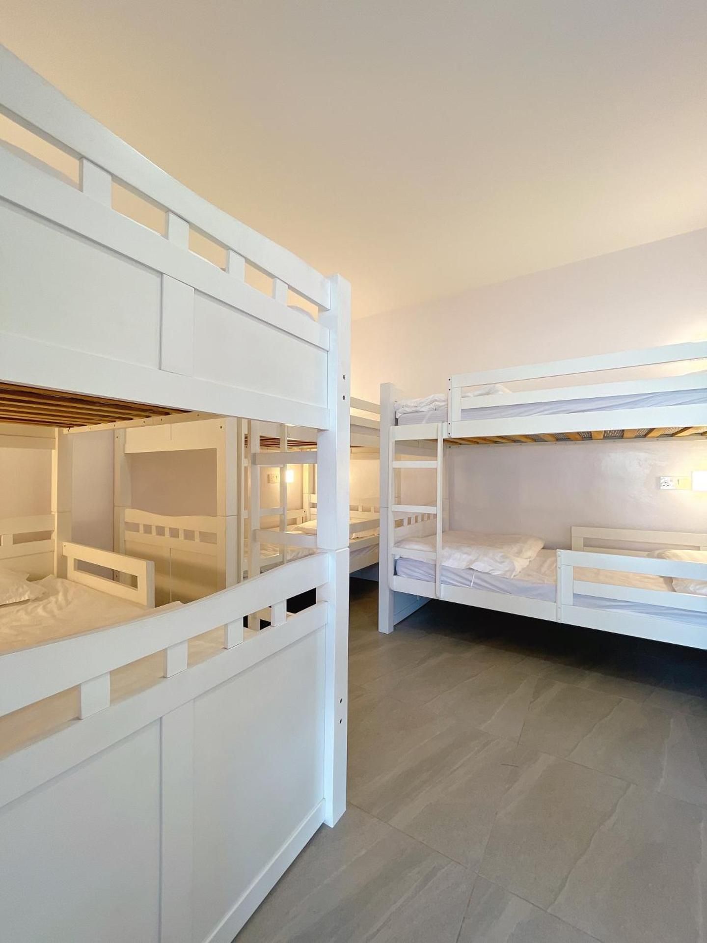 Hotel Decentraland Kuala Terengganu 6 Bed Mix Dormitory