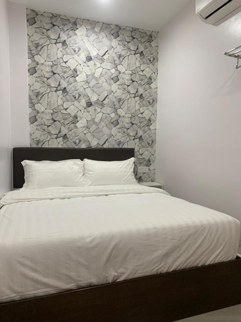 Standard King Room - Non-Smoking