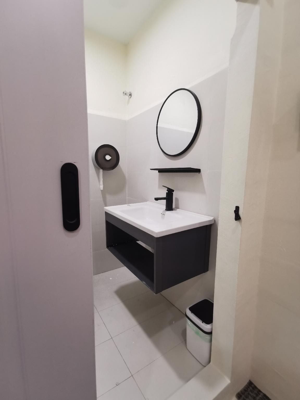 THE ROOM @ KT HOTEL Deluxe Triple Nonsmoking 3