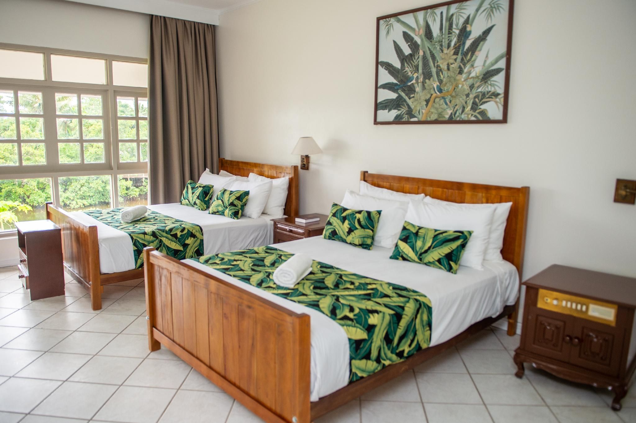 Classic Double Room with Bathtub